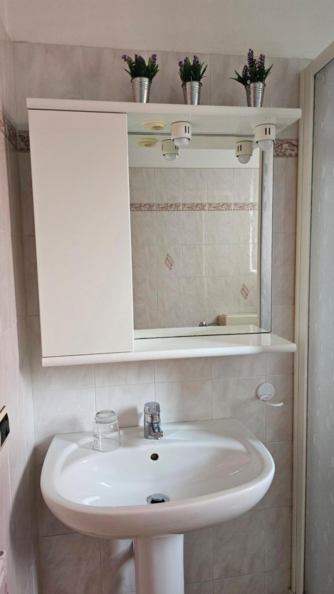 Casa Atena, Spaziosa, Romantica Con Idromassaggio Privato Varazze Esterno foto