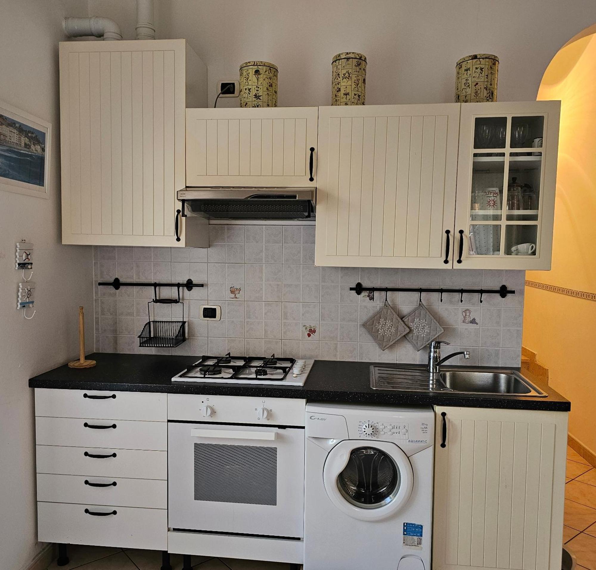 Casa Atena, Spaziosa, Romantica Con Idromassaggio Privato Varazze Esterno foto
